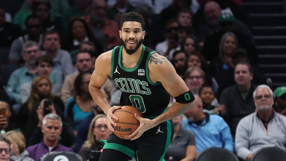 塔图姆在MAD比赛中突破纪录，惊险取胜引发热议！(塔图姆打了几次总决赛)爱游戏官方平台