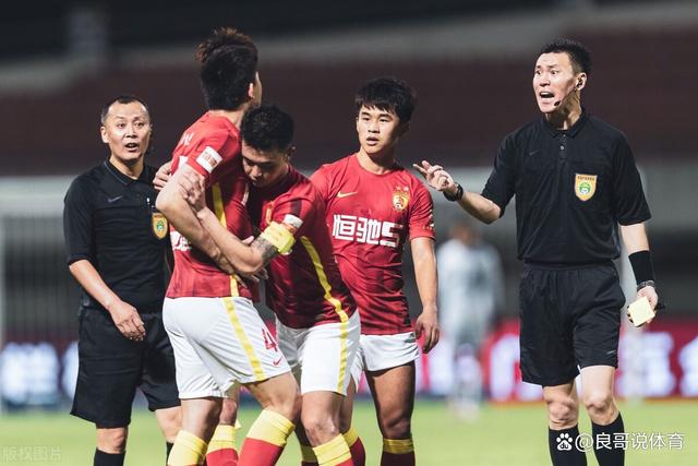 关于转折点广州队状态回暖,欧超杯赛前攻防权衡,目标明确,训练强度明显提升的信息 关于转折点广州队状态回暖,欧超杯赛前攻防权衡,目标明确,训练强度明显提升的信息